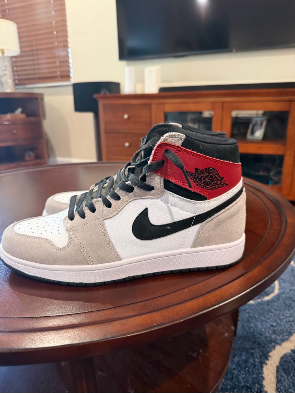 Nike Air Jordan 1 Mid - White/Black/Red/Tan